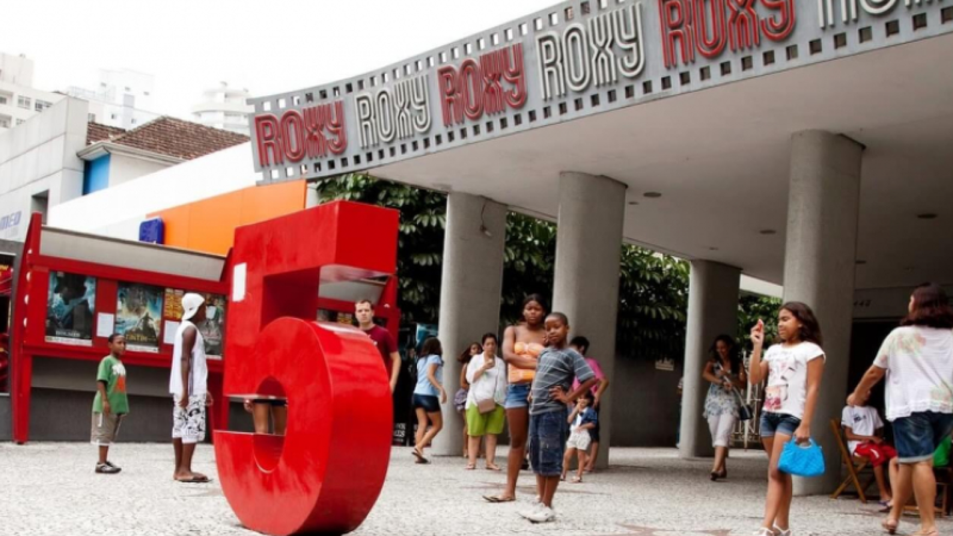 O Cine Roxy, um dos cinemas mais tradicionais do Brasil, completa 92 anos no dia 15 de março de 2026 e preparou uma programação...
