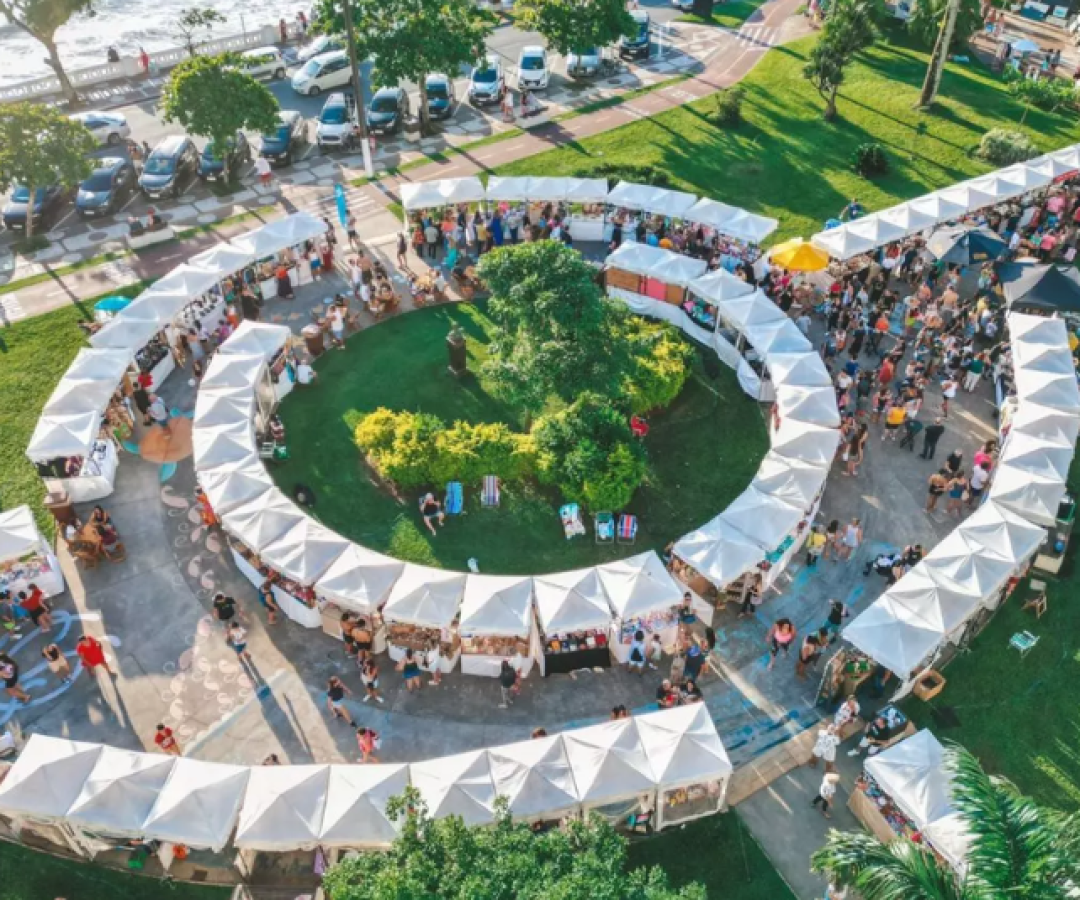 A Praça do Aquário, na Ponta da Praia, em Santos, será palco de mais uma edição do Festival Criativo Santista neste fim de semana...