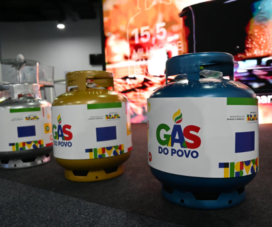 O governo federal publicou neste sábado (18) os valores de referência regionalizados do botijão de gás de cozinha (GLP) para o programa...