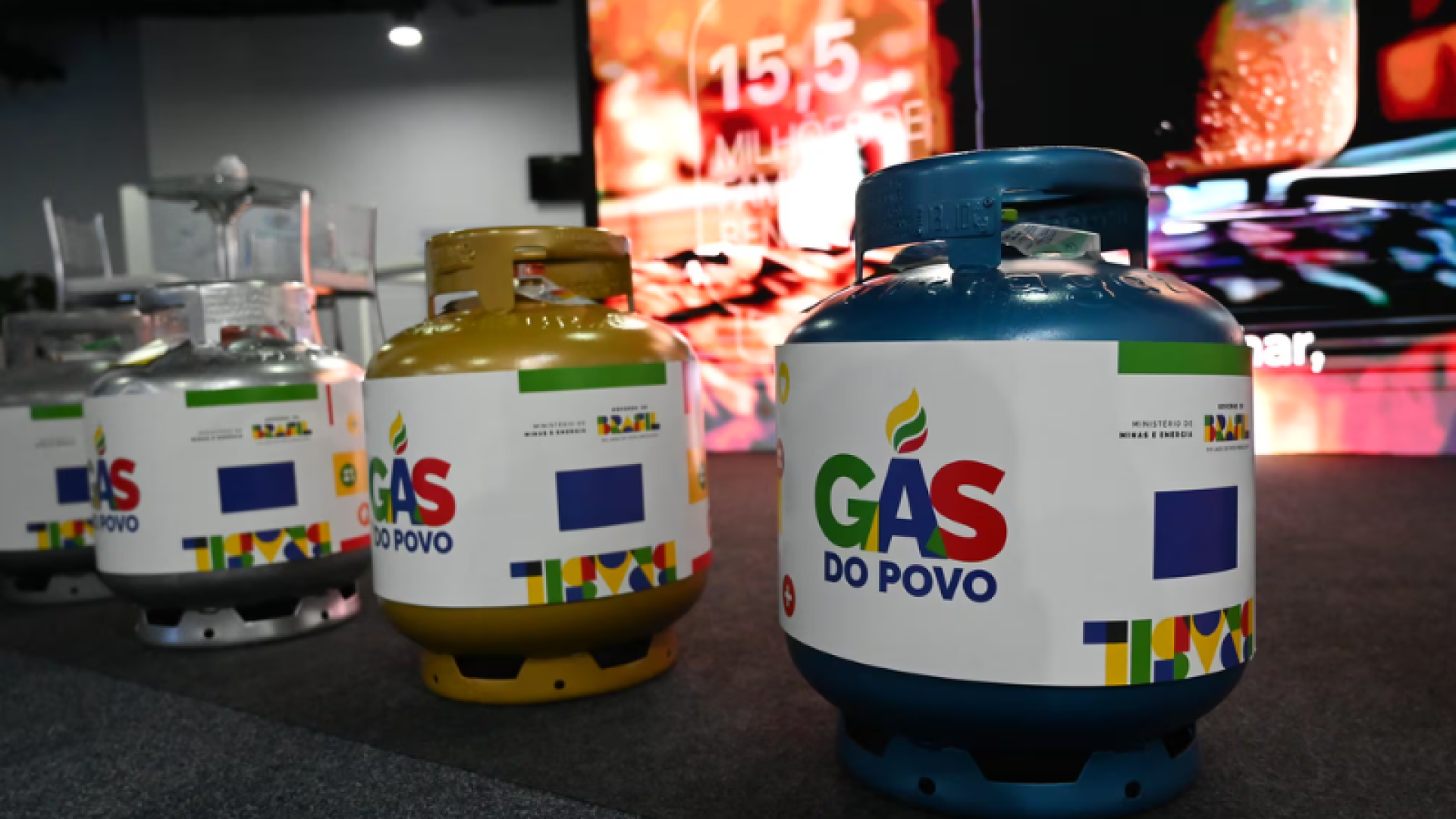 O governo federal publicou neste sábado (18) os valores de referência regionalizados do botijão de gás de cozinha (GLP) para o programa...