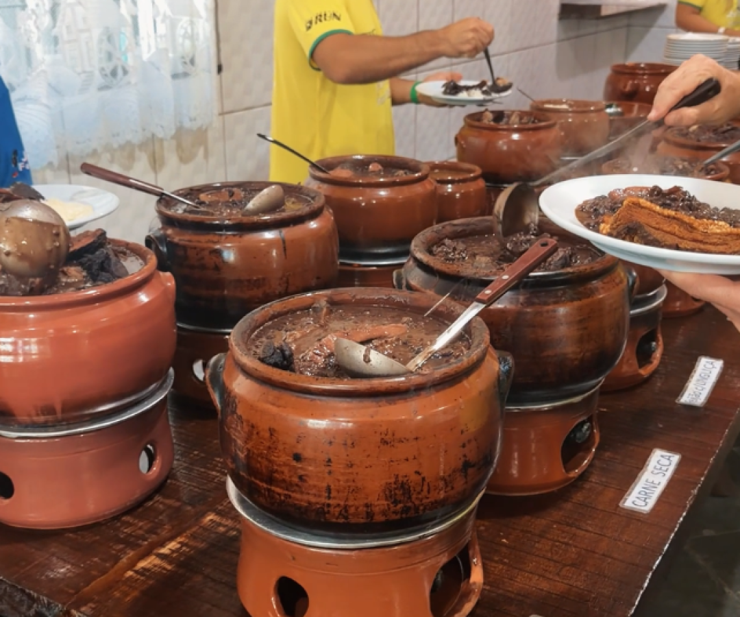 A 55ª edição da “Feijoada com Pagode do Jair da Feijoada” movimentou o domingo (14) em Guarujá, no litoral de São Paulo, reunindo famílias...