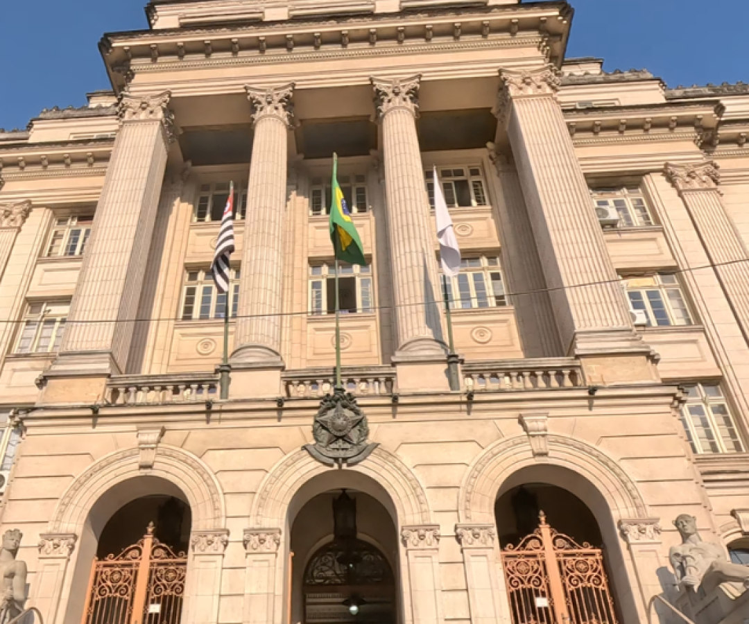 O prefeito de Santos-SP, Rogério Santos (Republicanos), sancionou uma lei que proíbe a contratação de pessoas condenadas por crimes...