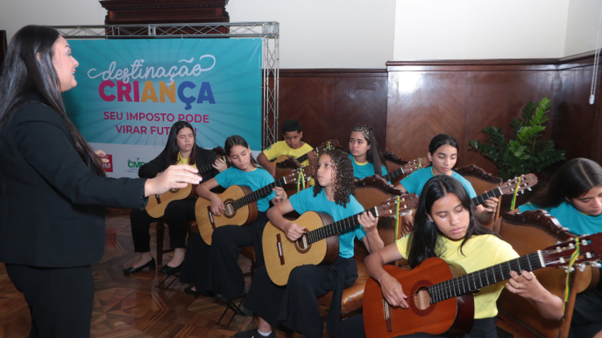 Na manhã desta sexta-feira (28), o programa "Destinação Criança" foi apresentado a empresários, representantes de entidades e membros...