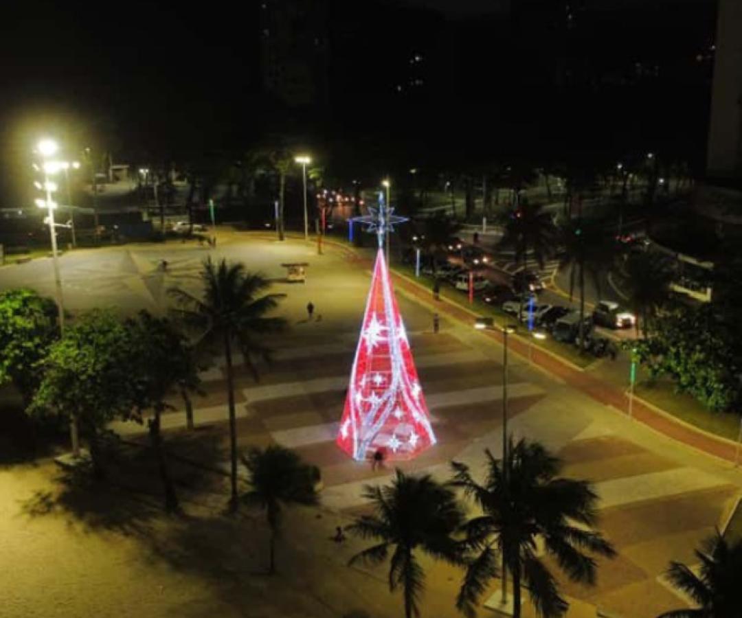 O clima natalino vai invadir São Vicente na próxima sexta-feira (7), com a realização da 1ª Parada de Natal da cidade.