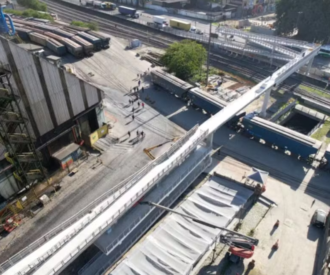 A Autoridade Portuária de Santos (APS) inaugurou nesta terça-feira (16) a passarela de pedestres do Canal do Mercado, em Santos...