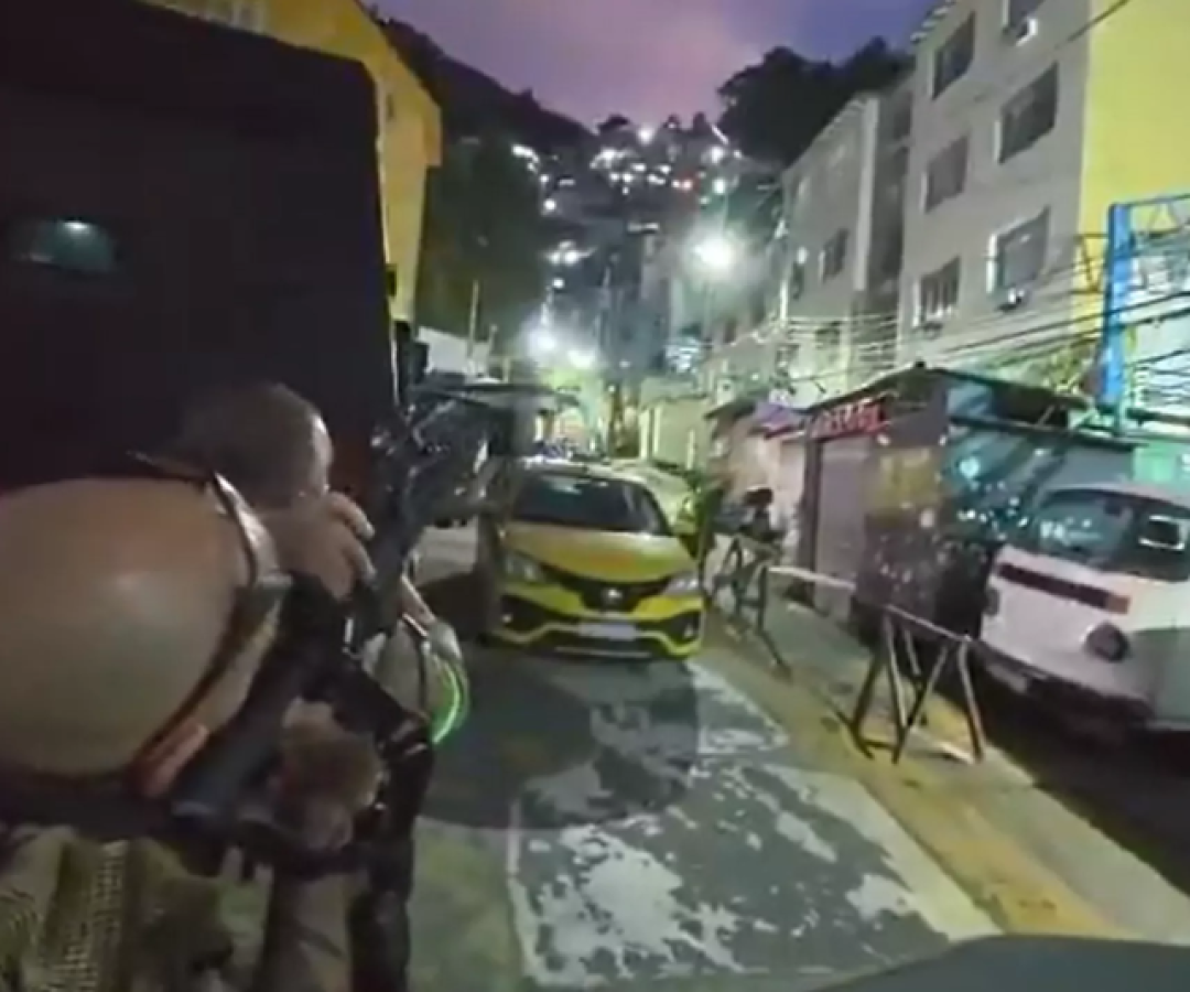 Moradores de Botafogo, na Zona Sul do Rio de Janeiro, viveram momentos de tensão no fim da madrugada desta terça-feira (23)...