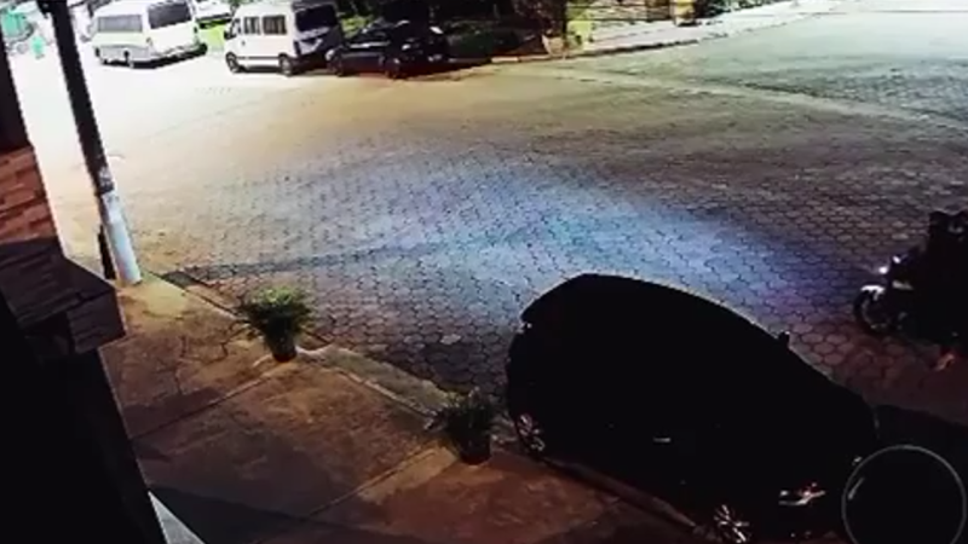 A ex-candidata a vereadora Nicoly Rios foi vítima de uma tentativa de homicídio na madrugada desta terça-feira (23), em Cubatão.