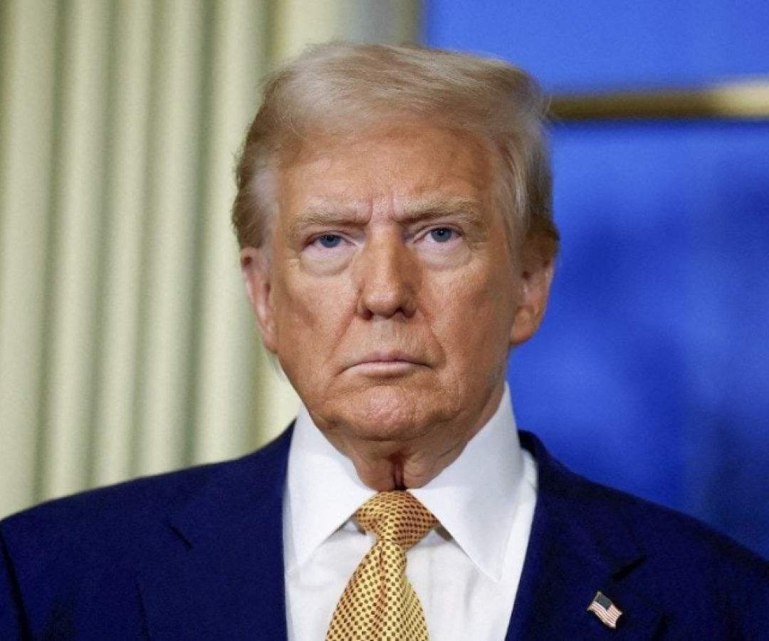 O ex-presidente dos Estados Unidos, Donald Trump, declarou no sábado (18) que dois homens, classificados por ele como “narcoterroristas”...