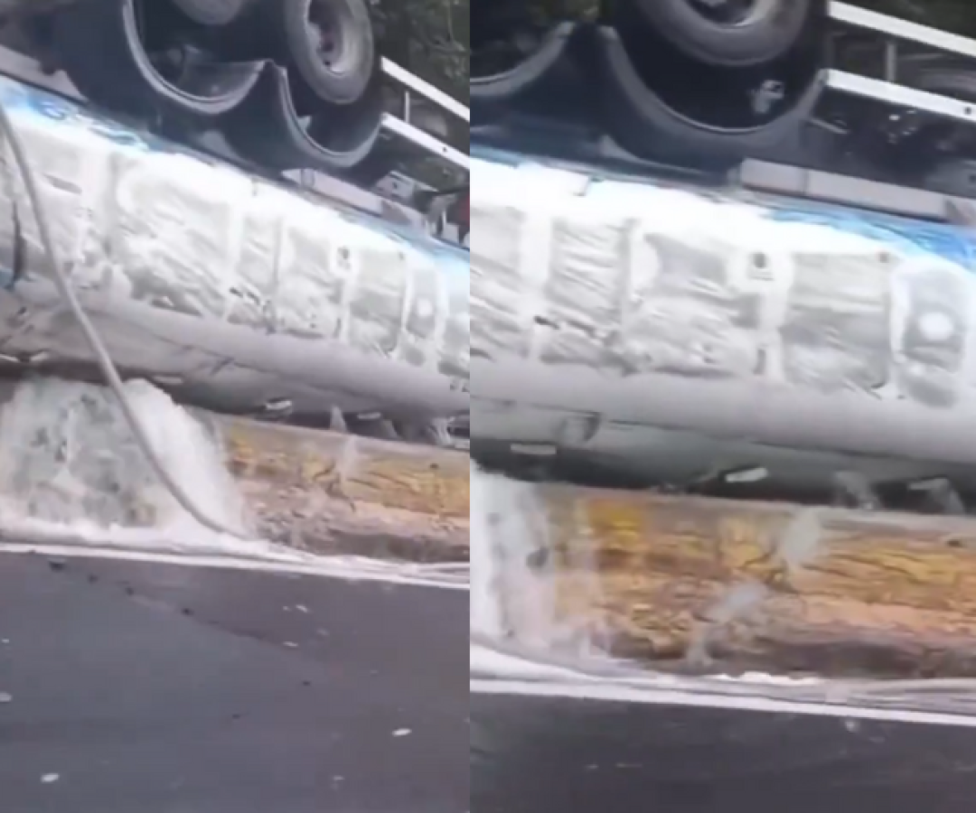 Um caminhão-pipa tombou e sofreu vazamento de água na manhã desta quarta-feira (7), após colidir contra uma barreira de contenção...
