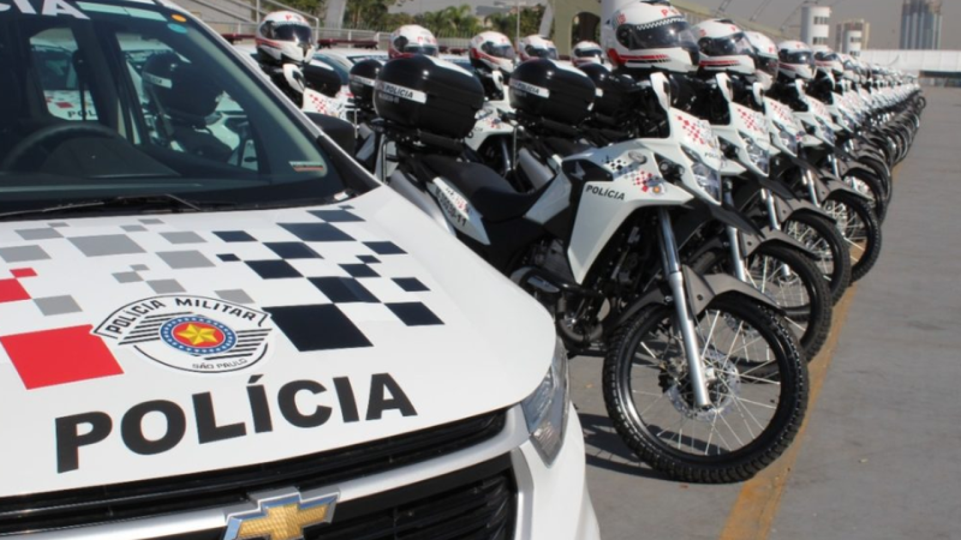 Uma policial militar de 30 anos ficou ferida após efetuar um disparo acidental que atingiu sua própria perna esquerda...