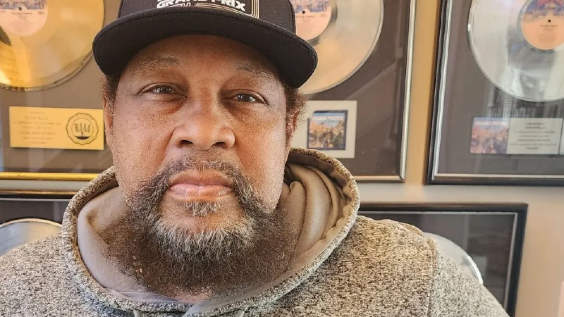 O mundo da música perdeu uma de suas vozes mais icônicas e vibrantes. Victor Willis, membro fundador e vocalista original do Village...