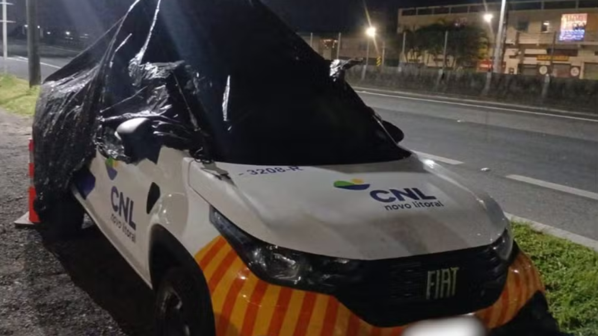 Um funcionário da Concessionária Novo Litoral (CNL) ficou ferido após ser atropelado na noite de sábado (6), enquanto prestava...