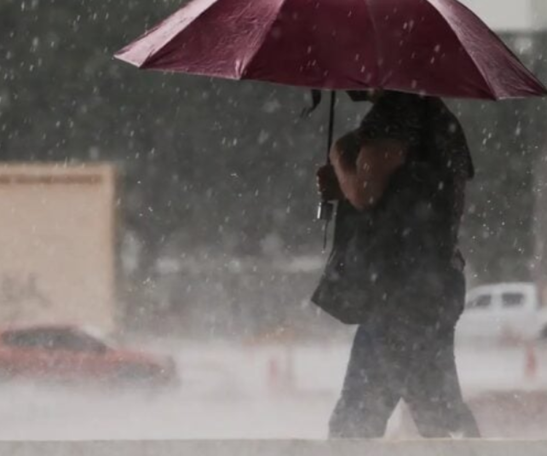 A madrugada desta segunda-feira (24) foi marcada por fortes chuvas na Baixada Santista, com acumulados expressivos que colocaram...