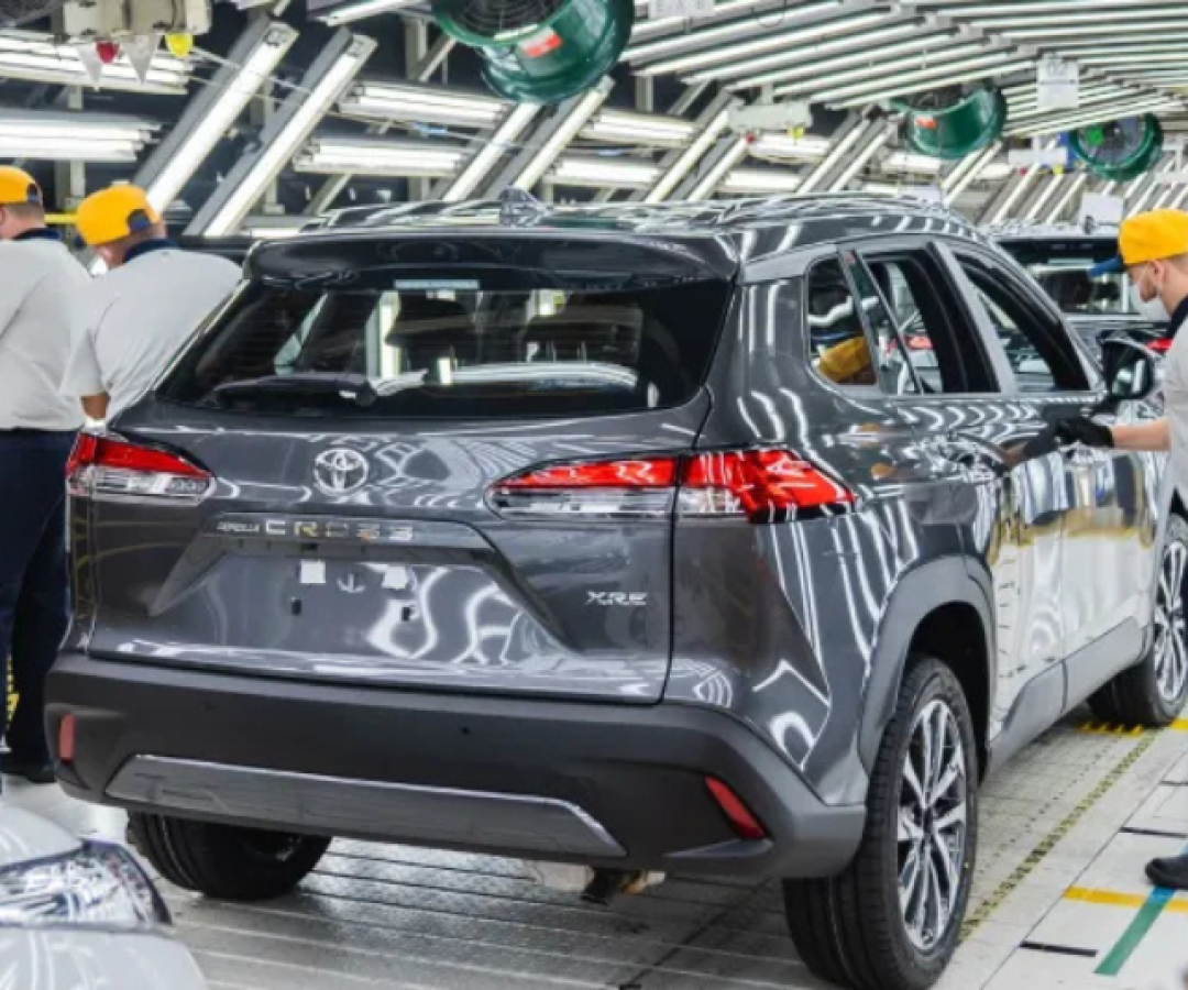 Após suspender a produção de veículos no Brasil em razão do temporal que destruiu a unidade de motores em Porto Feliz (SP) no último dia 22...