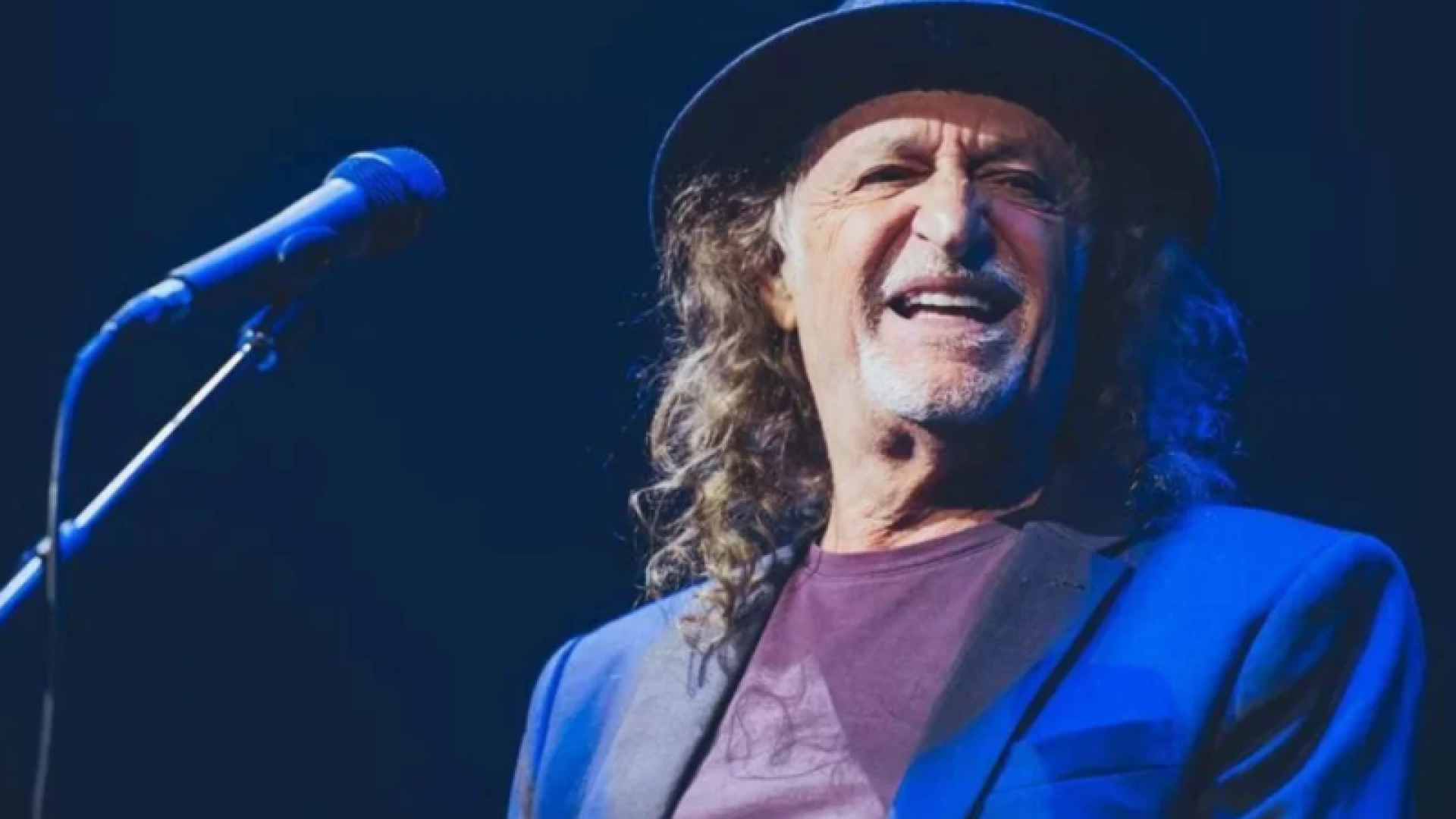 O show do cantor Alceu Valença, que estava marcado para este domingo (14), em Santos, no litoral de São Paulo, foi adiado por...