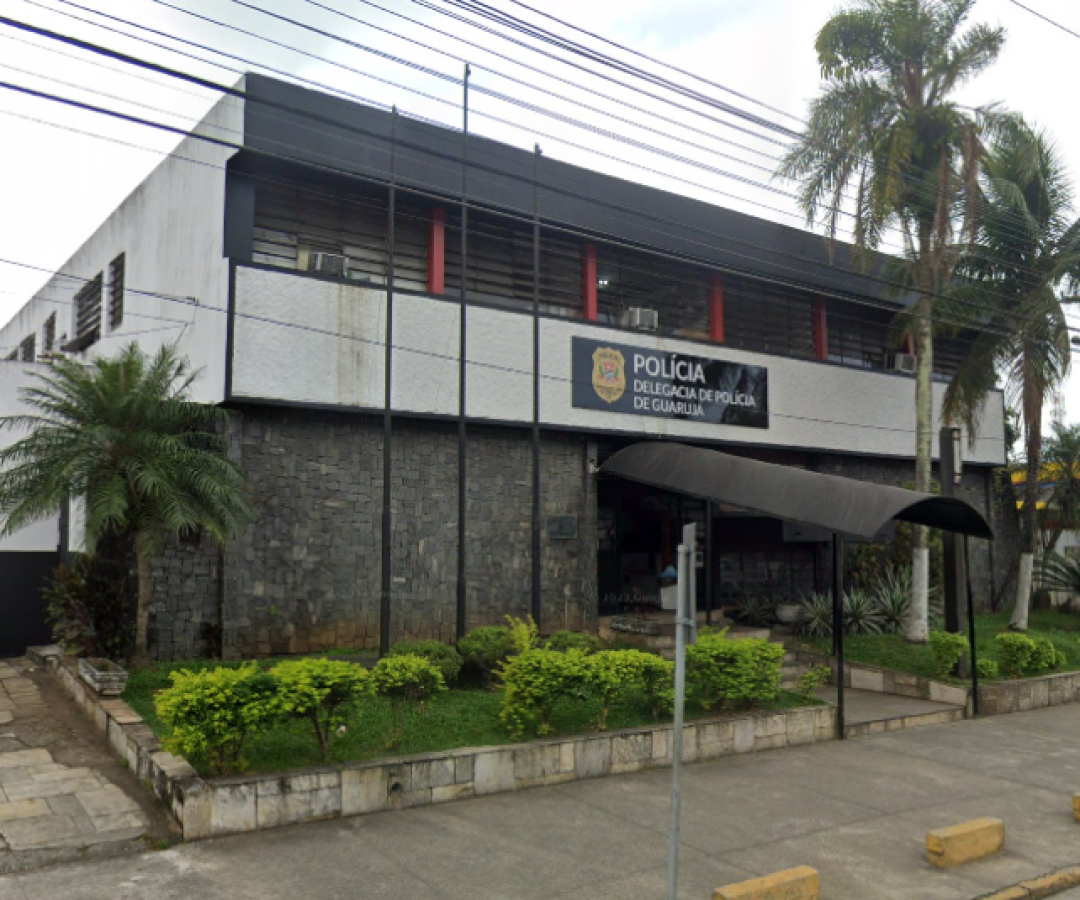 Um homem foi preso em flagrante em Guarujá, litoral de São Paulo, suspeito de abusar sexualmente da enteada de quatro anos.