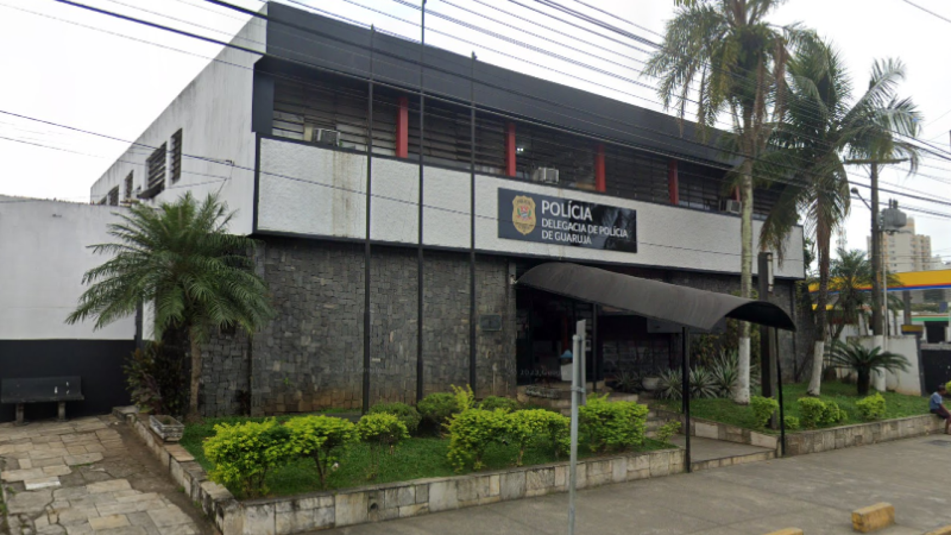 Um homem foi preso em flagrante em Guarujá, litoral de São Paulo, suspeito de abusar sexualmente da enteada de quatro anos.