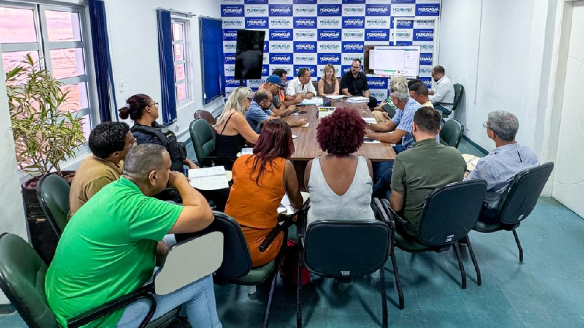 Após diálogo com o governador Tarcísio de Freitas, nesta segunda-feira (26), a prefeita de Mongaguá, Cristina Wiazowski, reuniu o...