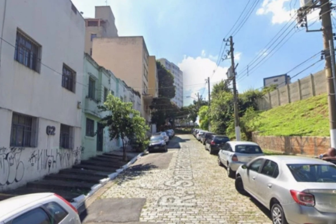 Um homem foi preso após matar o próprio pai a facadas na manhã desta quarta-feira (15), no bairro da Liberdade, região central...