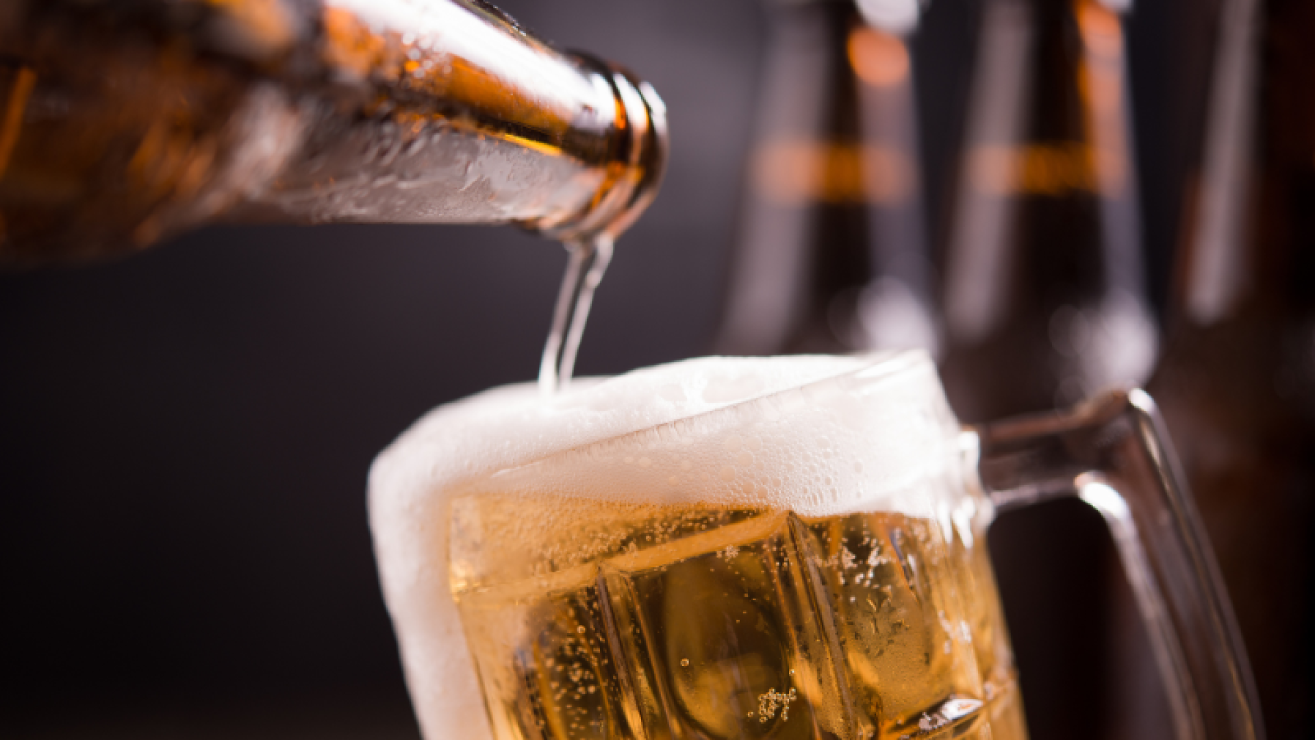 O Ministério Público de São Paulo denunciou 20 pessoas sob acusação de adulterar e falsificar bebidas alcoólicas na cidade de Ferraz...