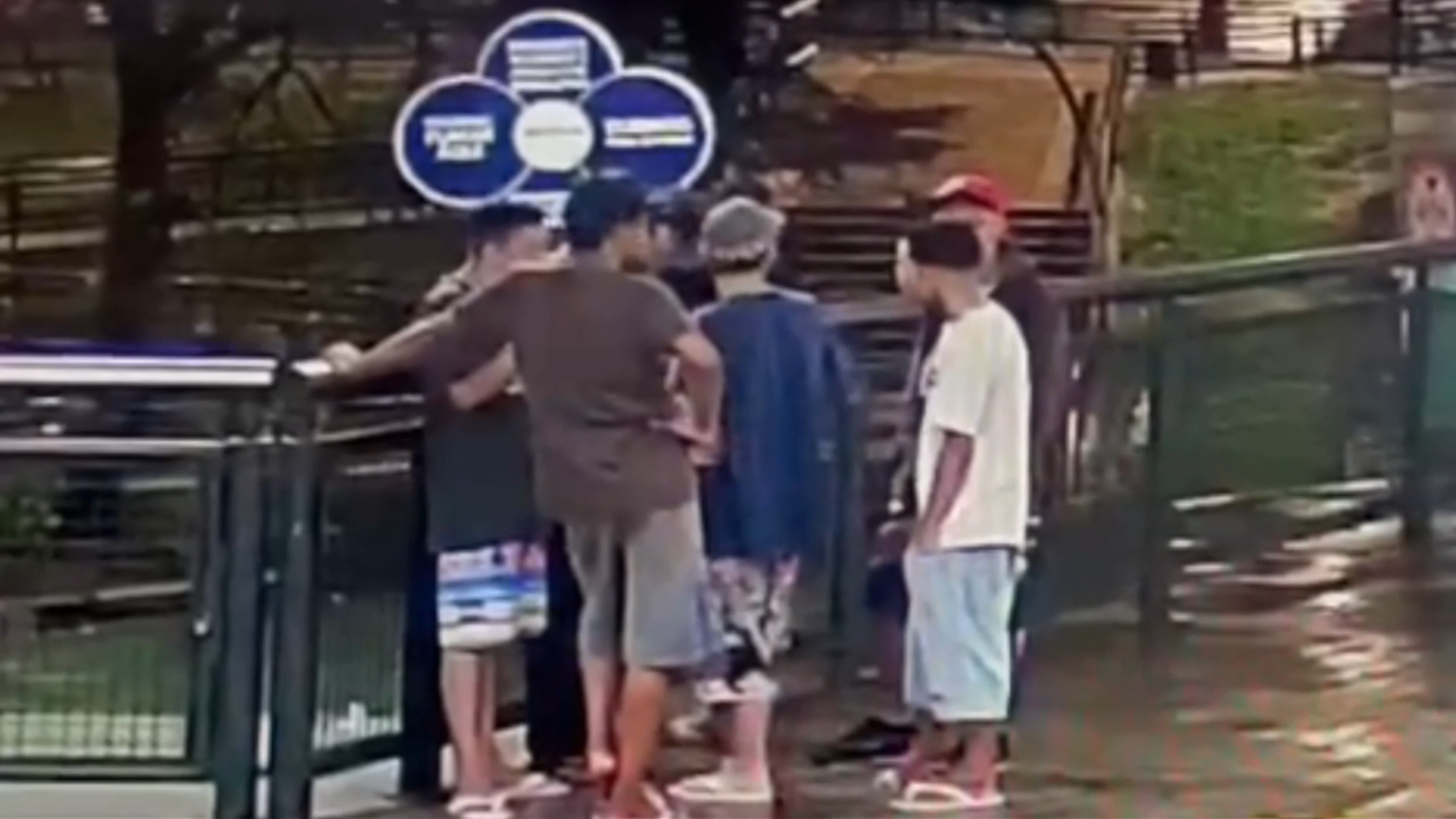 “Gangue do Escadão” assalta dois jovens em Uberlândia “Gangue do Escadão” assalta dois jovens em Uberlândia