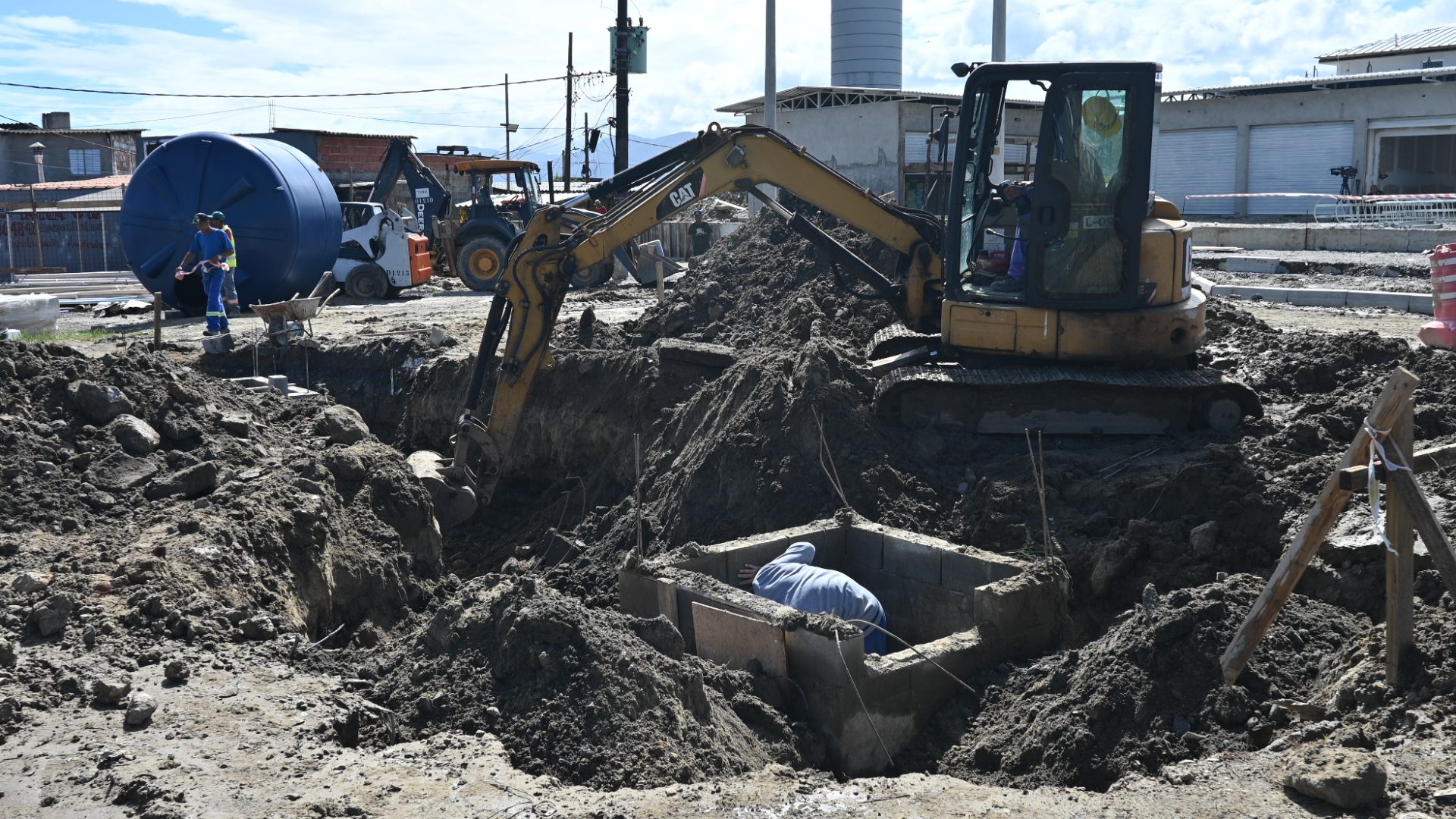 A Prefeitura de Santos e a Sabesp firmaram, nesta terça-feira (25), um termo de cooperação técnica para levar saneamento básico...
