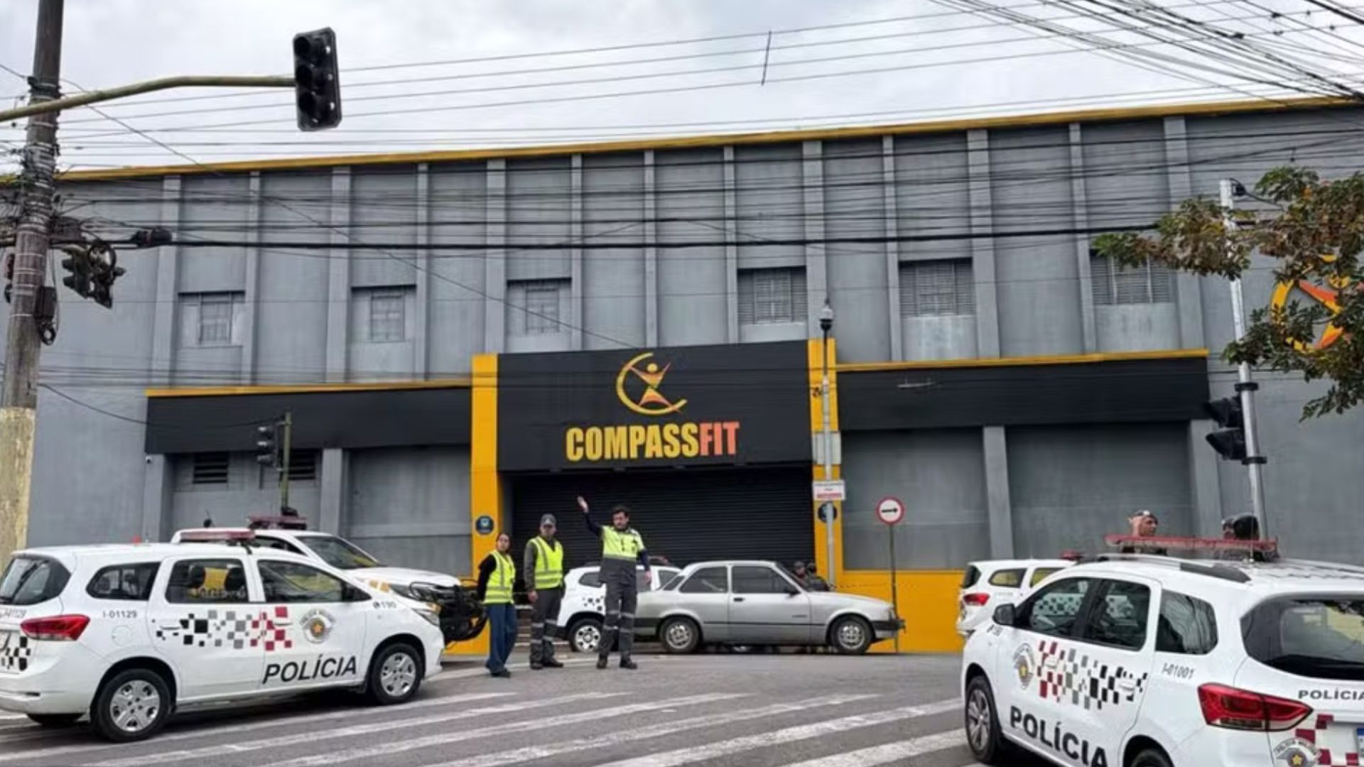 Homem é morto a tiros dentro de academia