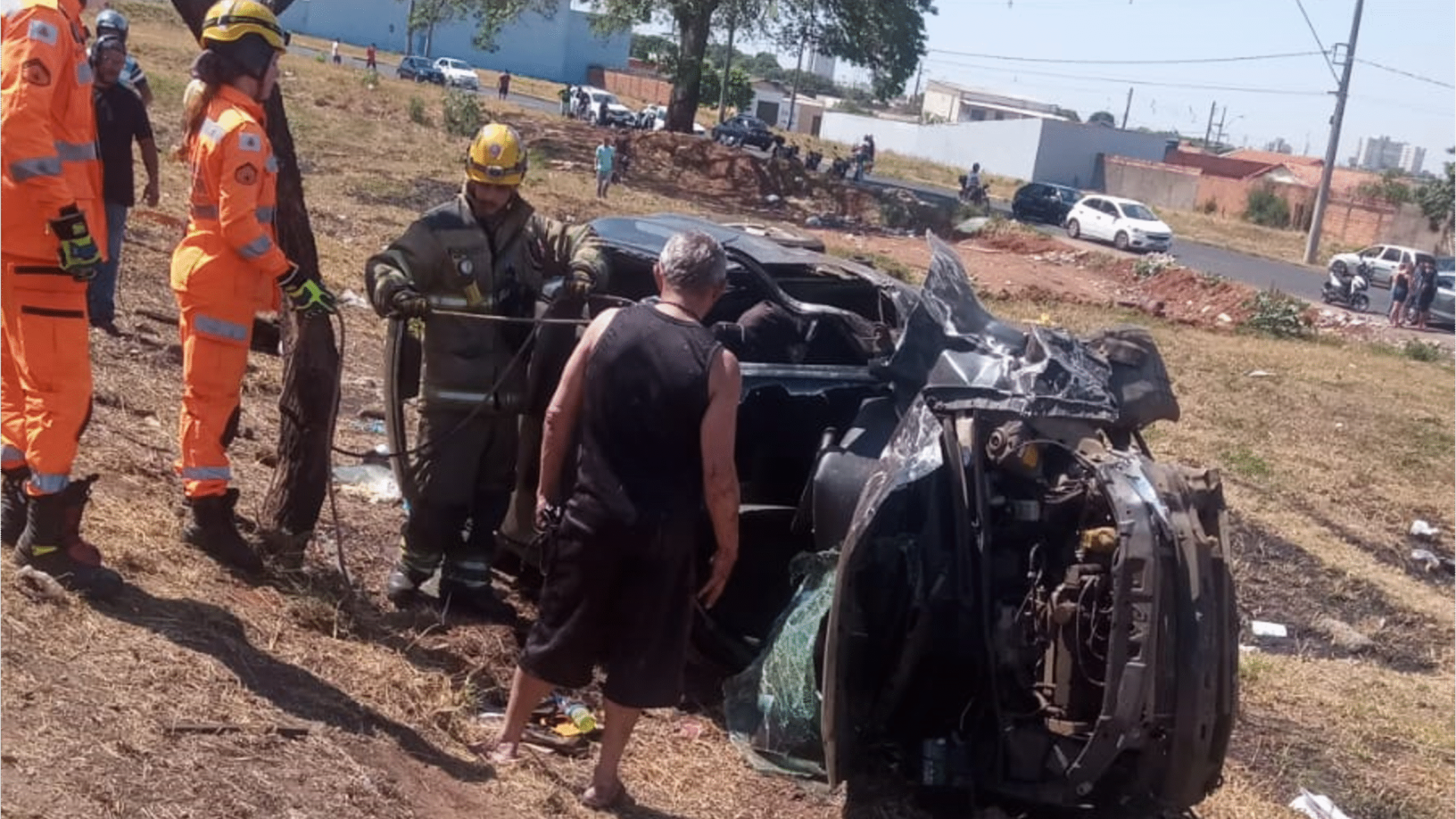 Colisão na MGC-497 deixa oito feridos em Uberlândia, incluindo três crianças