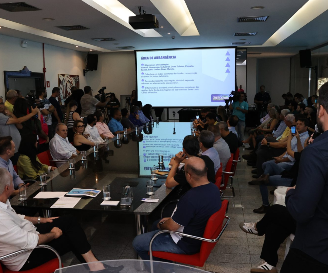 Prefeitura de Uberlândia assina ordem de serviço para construção do Terminal Sul (Foto: Valter de Paula/Secom-PMU)