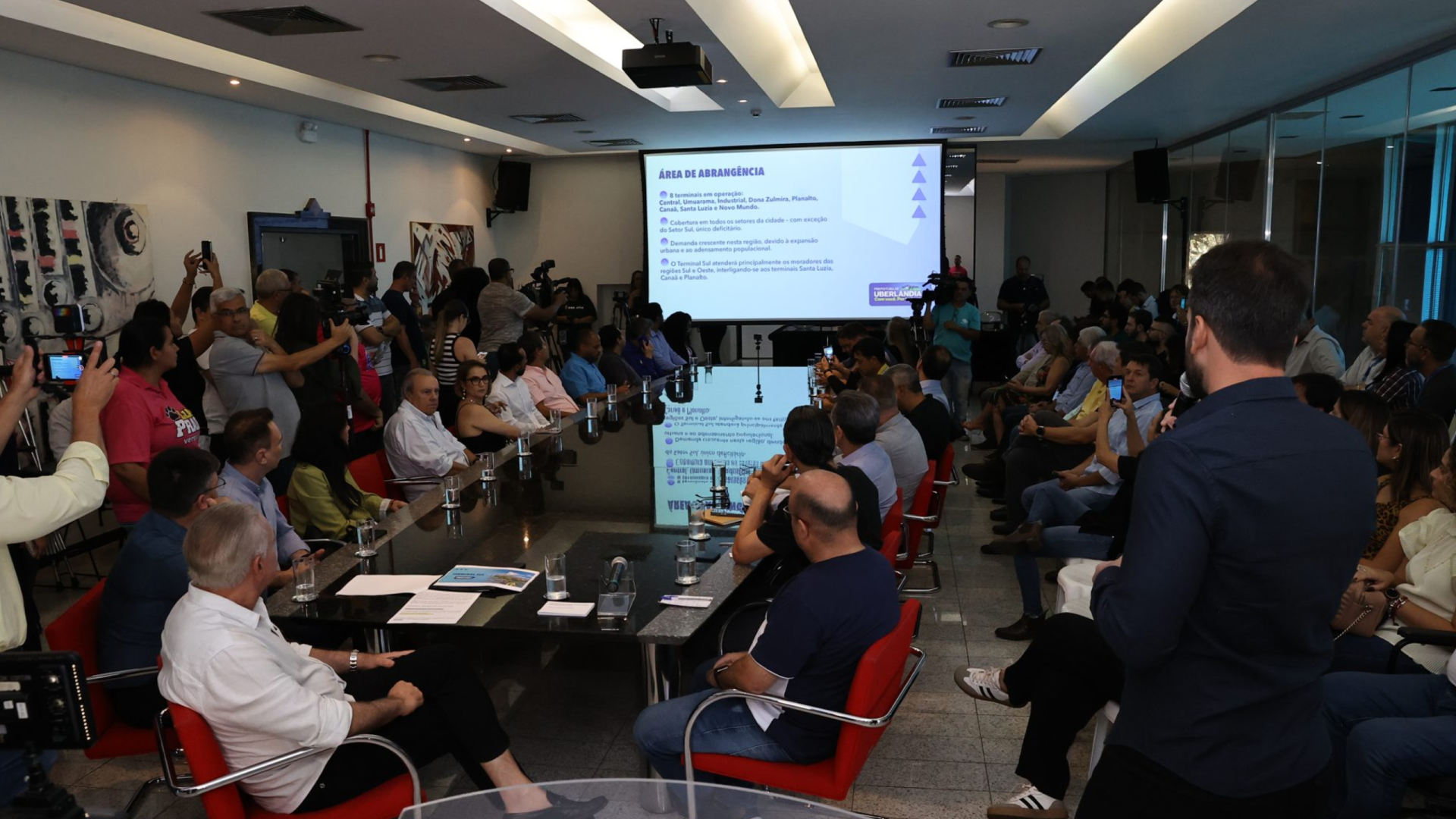 Prefeitura de Uberlândia assina ordem de serviço para construção do Terminal Sul (Foto: Valter de Paula/Secom-PMU)