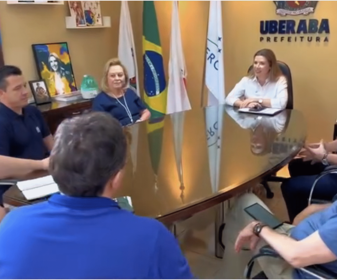 Reunião entre prefeita Elisa e representantes de classe definiu decoração natalina inspirada em pontos marcantes da cidade