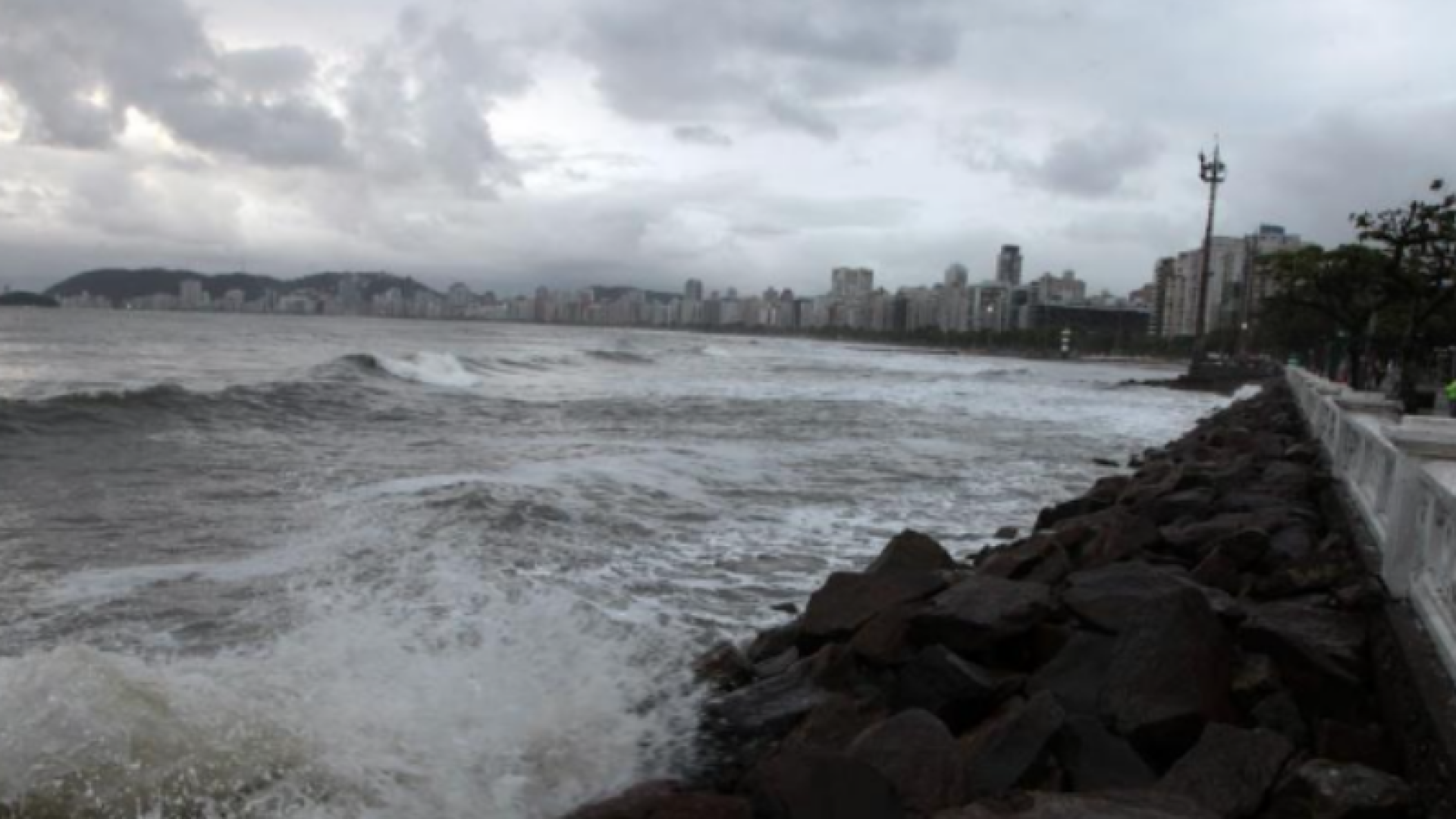 Ciclone extratropical pode causar ventos de até 110 km/h no litoral de SP