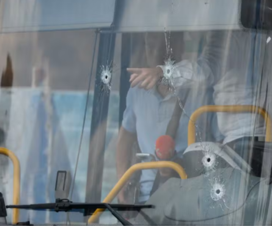 Ataque a tiros em Jerusalém deixa 6 mortos e reacende tensão na região