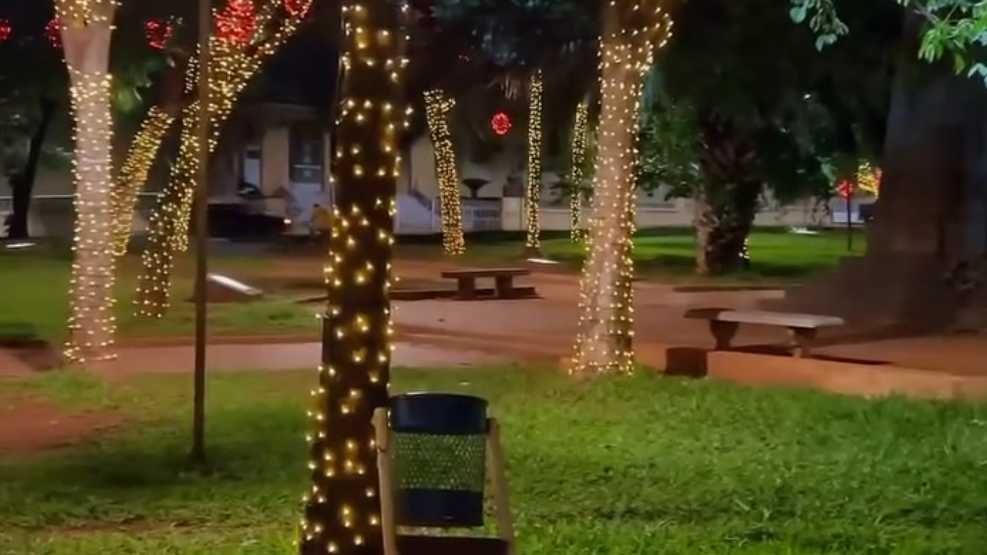 Iluminação da Praça Dom Eduardo em Uberaba