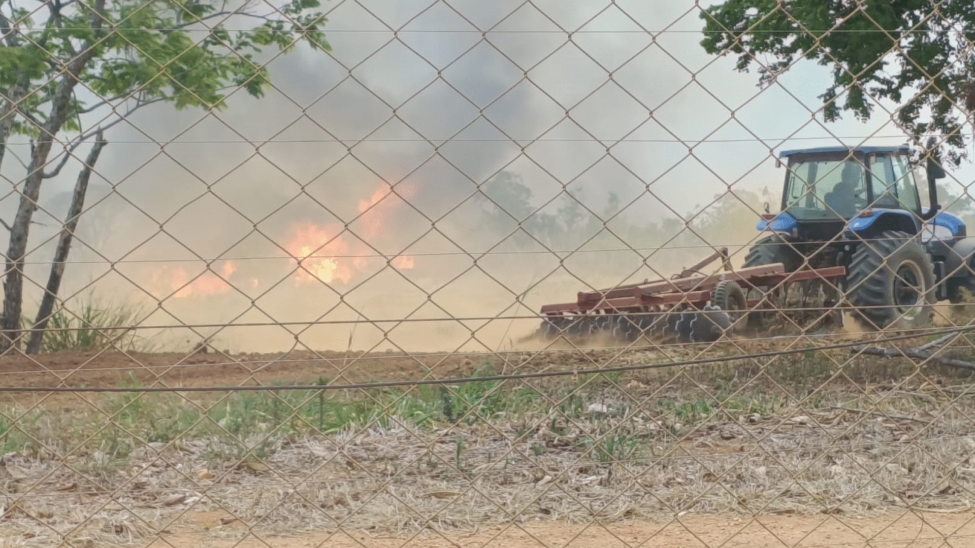 Incêndio entre Nova Ponte e Tapuirama