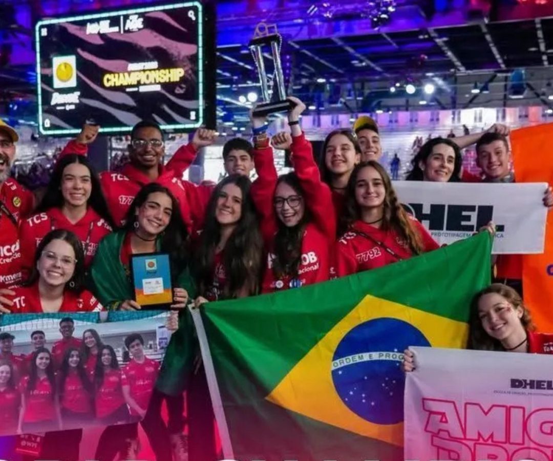 Jovens de MG vencem mundial de robótica nos EUA