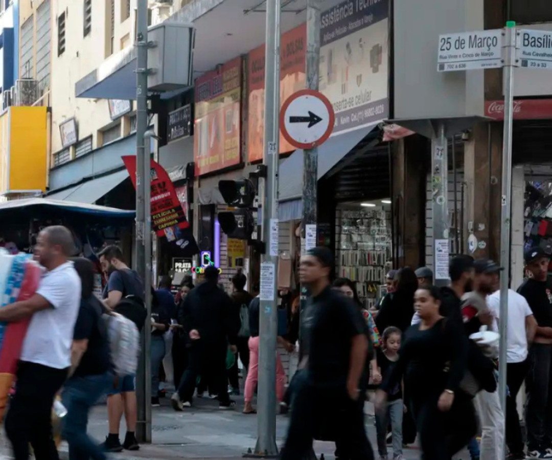 A taxa de desocupação do país no segundo trimestre de 2025 caiu em 18 das 27 unidades da federação e ficou estável nas outras nove...