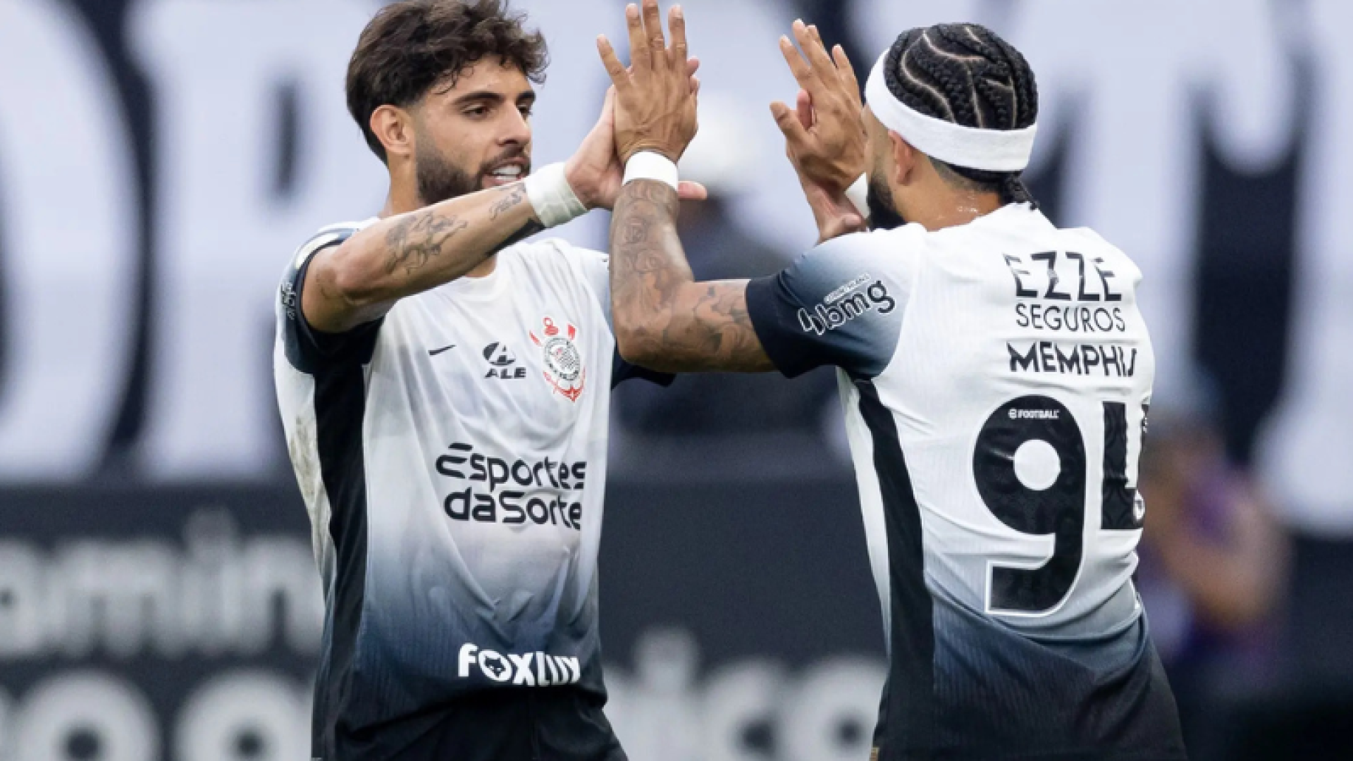 O Corinthians volta a enfrentar problemas no ataque. Dorival Júnior perdeu Memphis Depay, com lesão muscular na coxa, e Yuri Alberto...