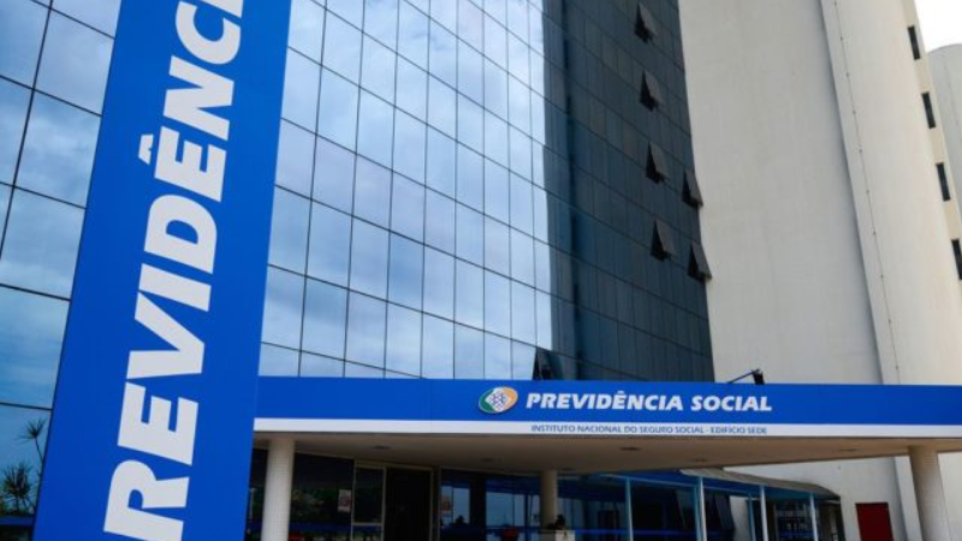 Segundo jornalista: o INSS foi avisado, mas não 'deu bola'