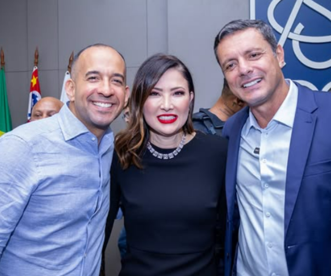 Rogério Santos aponta "interesses políticos" e não se posiciona sobre denúncias contra Gallinati