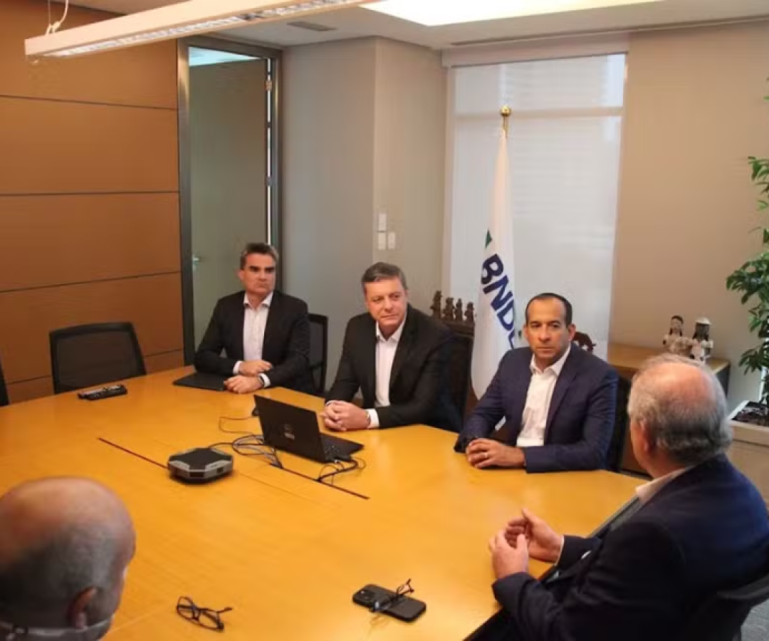 'Santos firma parceria com BNDES para enfrentar efeitos das mudanças climáticas