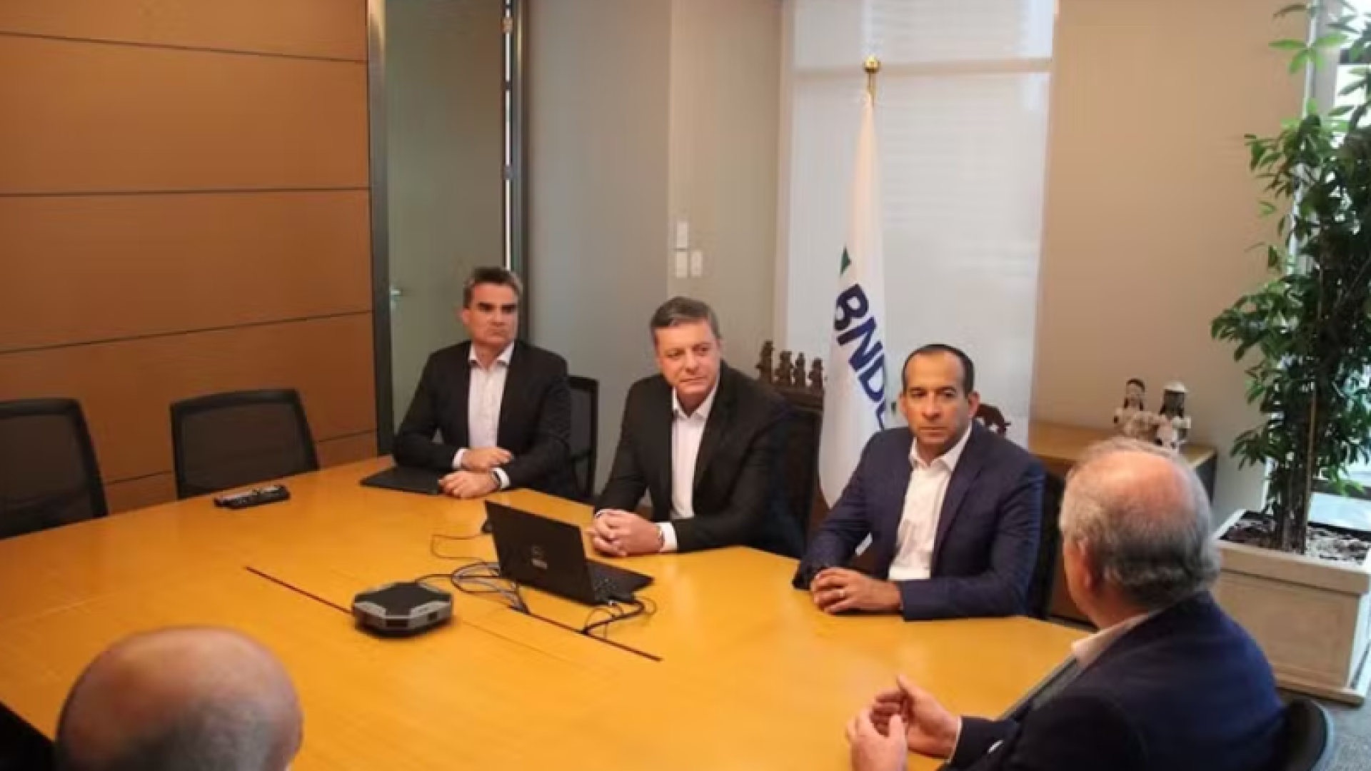 'Santos firma parceria com BNDES para enfrentar efeitos das mudanças climáticas