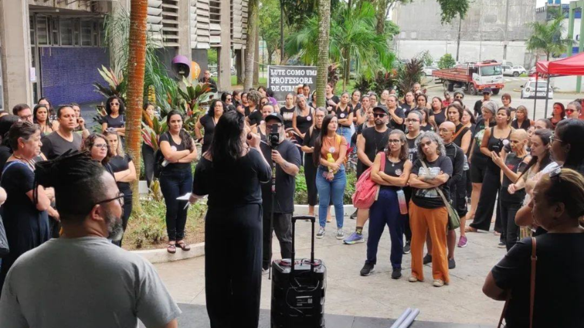 Prefeitura de Cubatão aciona Justiça para conter greve de professores e ameaça cortar salário