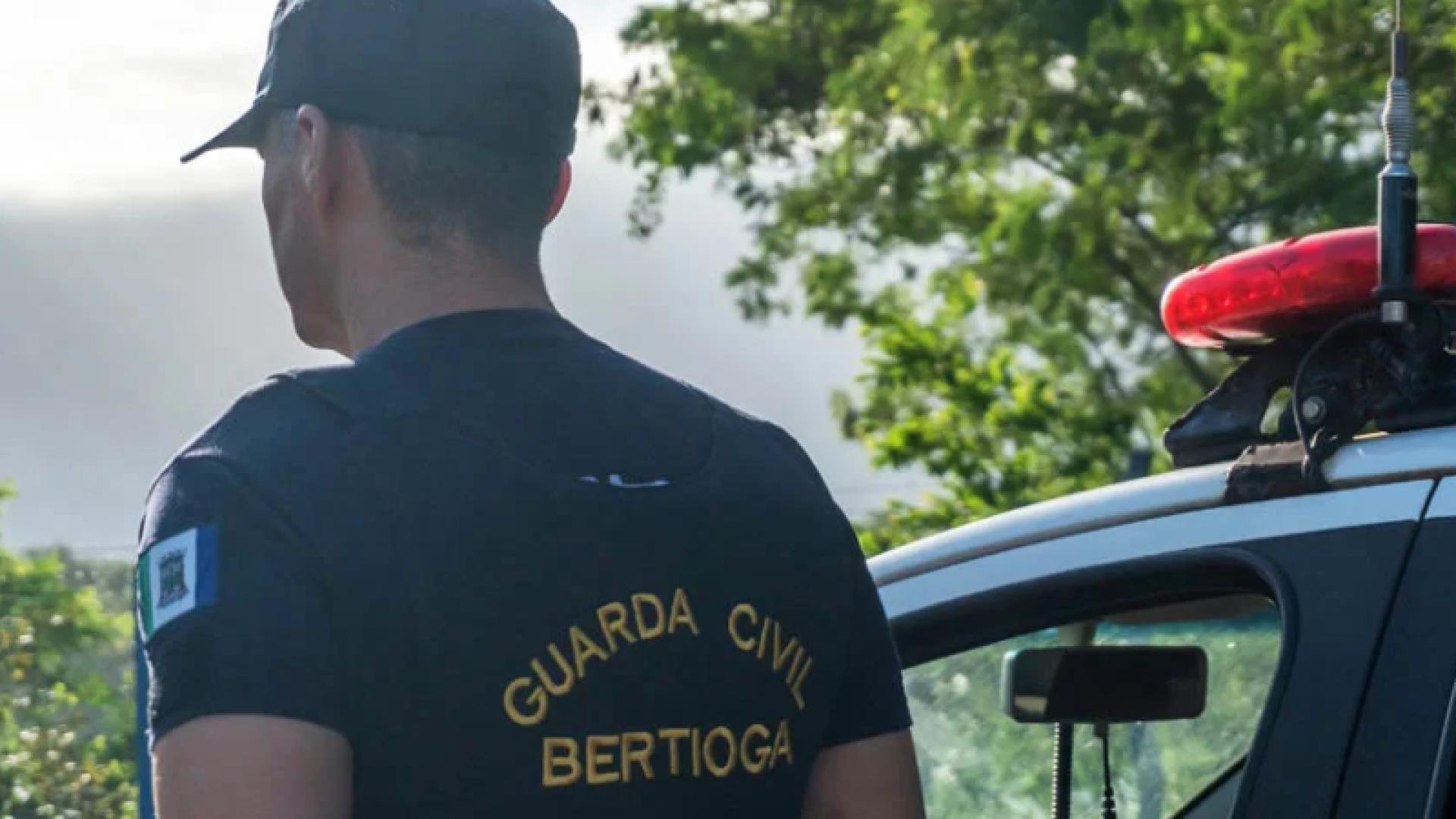 Suspeito é preso após furtar loja três vezes seguidas e agredir funcionários no Centro de Bertioga