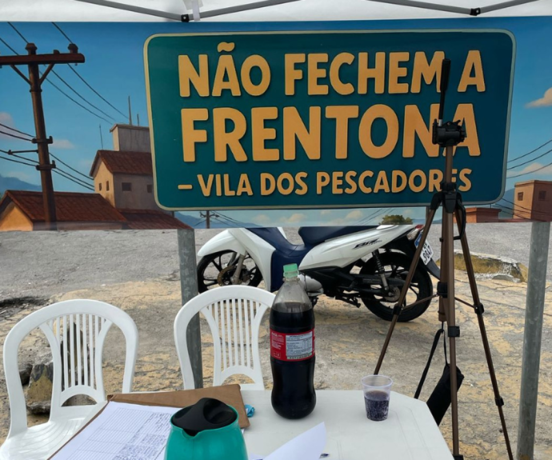 Moradores da Vila dos Pescadores protestam contra fechamento da “Frentona”