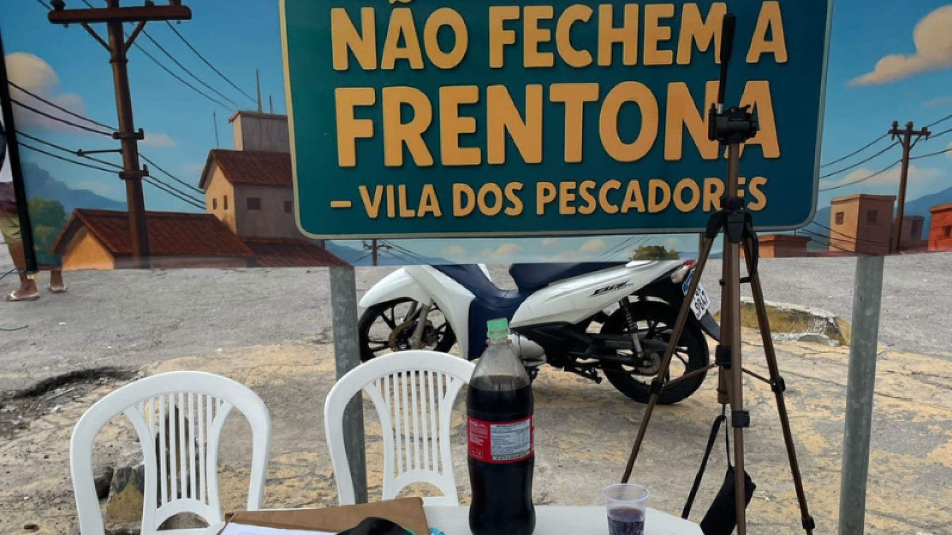 Moradores da Vila dos Pescadores protestam contra fechamento da “Frentona”