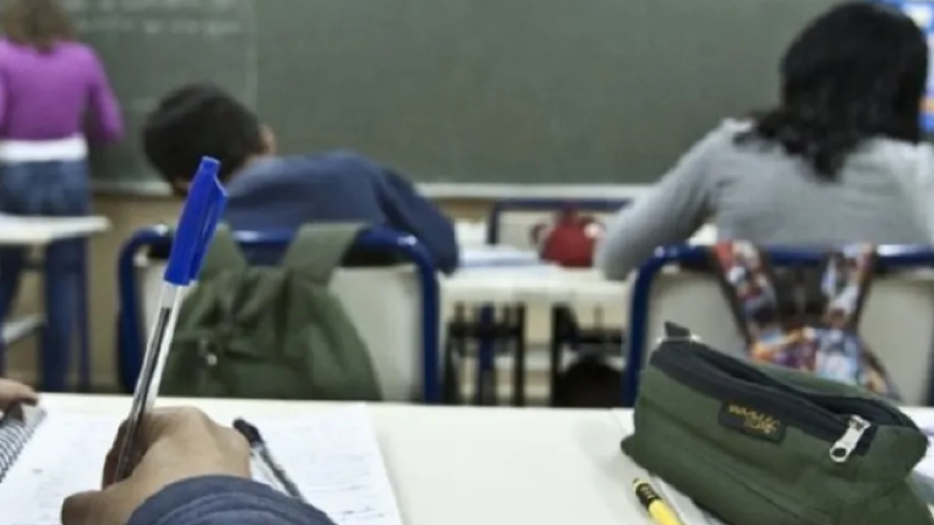 Educação no Brasil regride uma década: desigualdade condena ao fracasso escolar