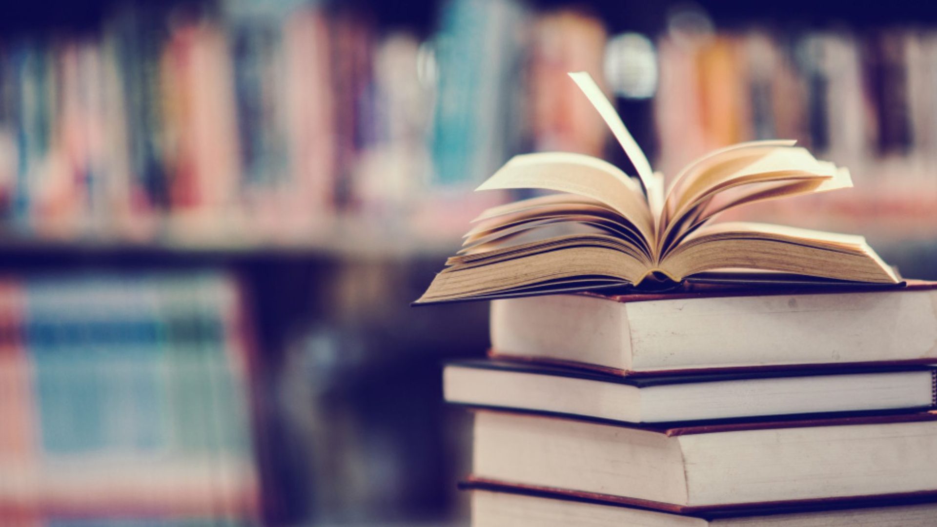 Livrarias de SP fazem evento noturno com saraus e autores