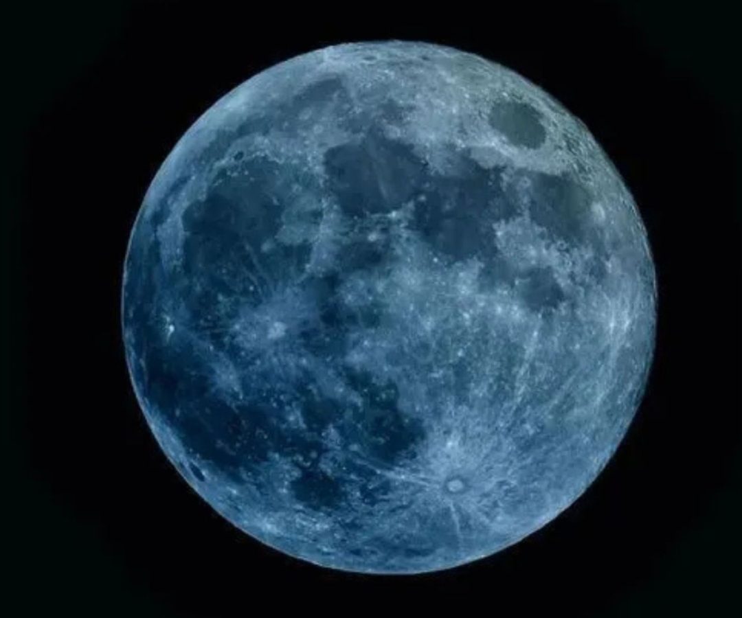 Lua Azul