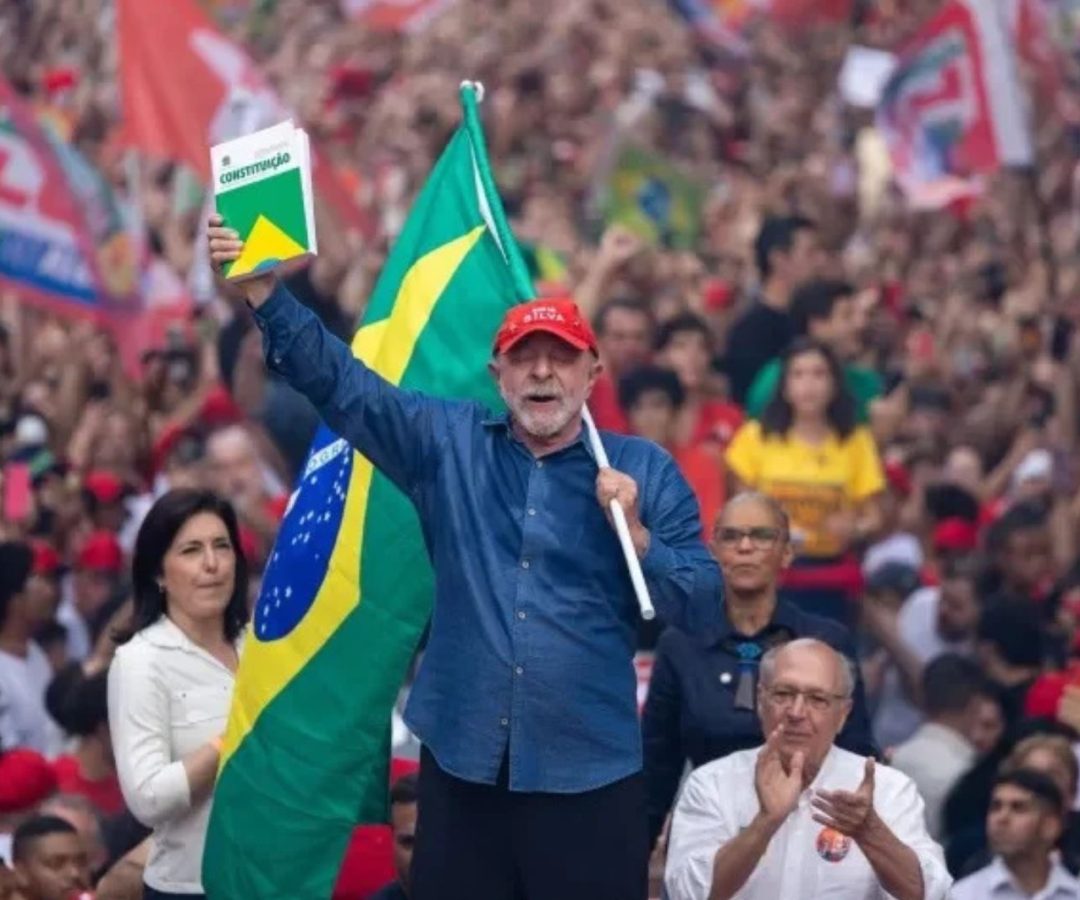 Lula é reeleito presidente